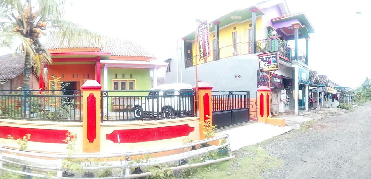 Yunior Guesthouse Tamansuruh Exterior foto